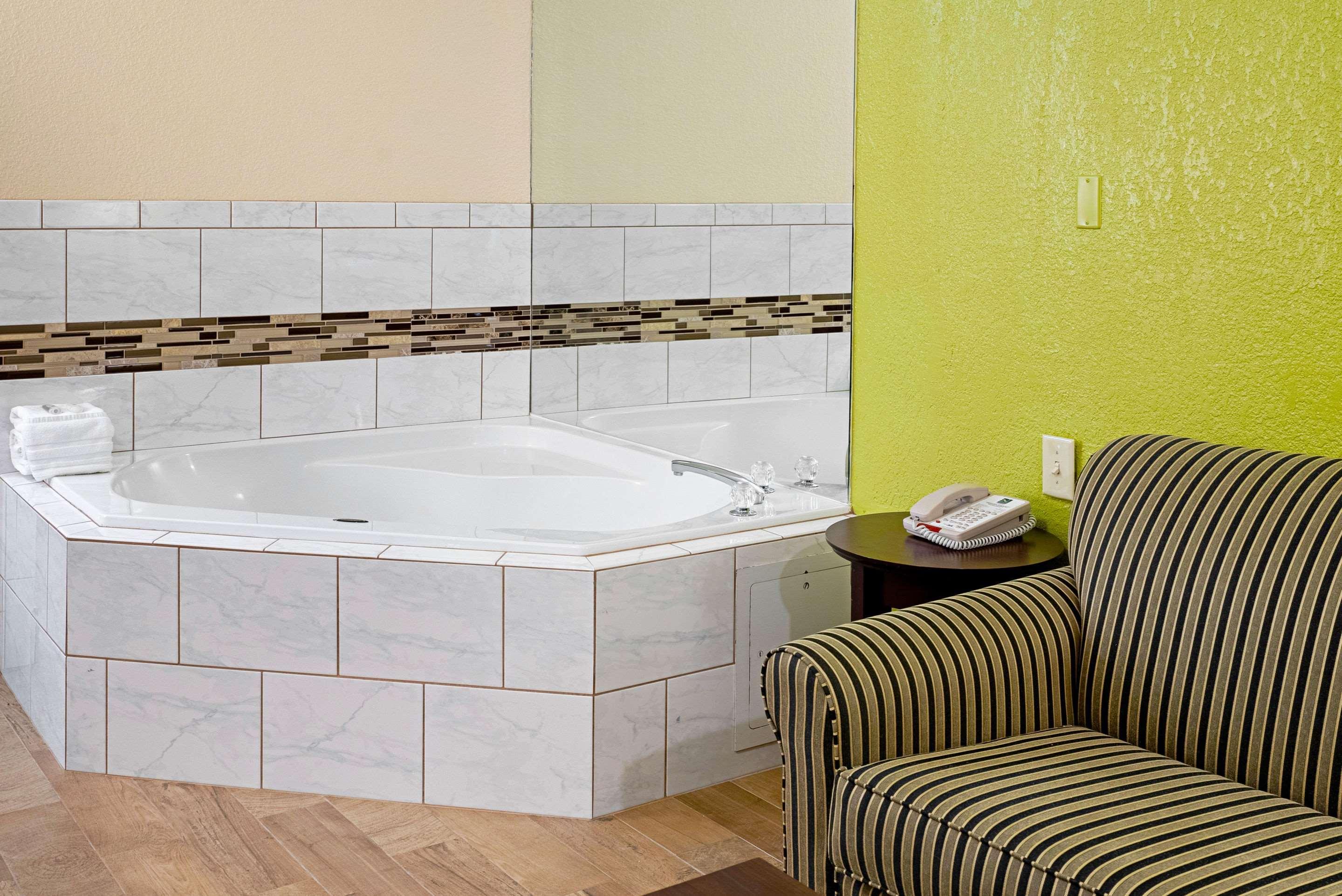 Quality Inn & Suites Robbinsville Εξωτερικό φωτογραφία
