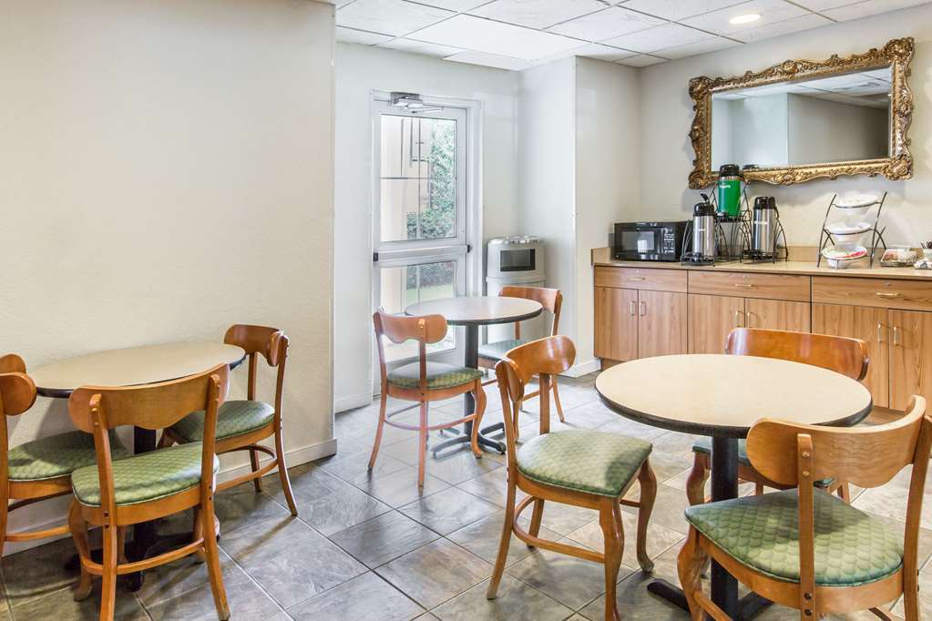 Quality Inn & Suites Robbinsville Ανέσεις φωτογραφία
