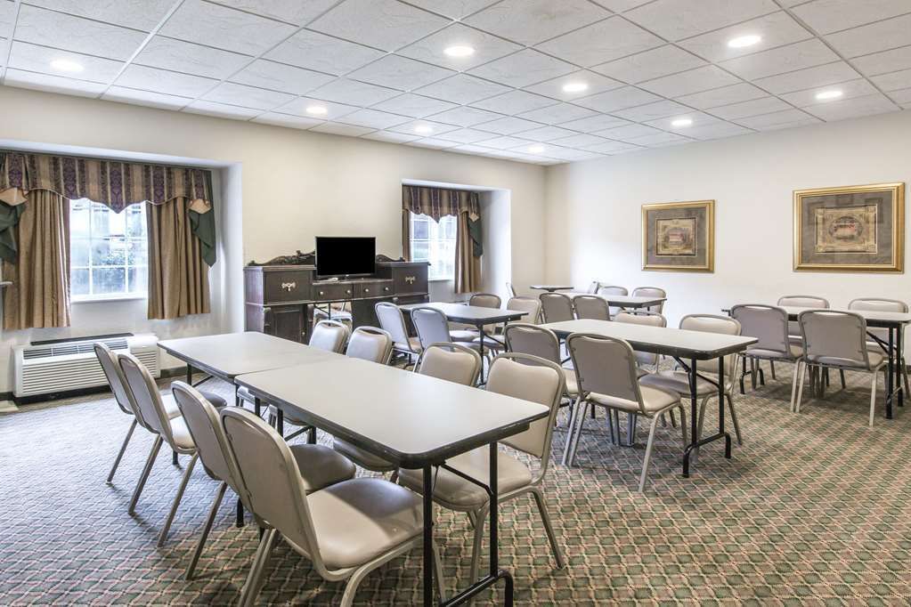 Quality Inn & Suites Robbinsville Ανέσεις φωτογραφία