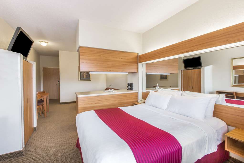 Quality Inn & Suites Robbinsville Δωμάτιο φωτογραφία